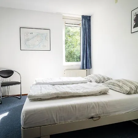 Ground-floor Texel Retreat Apartment *